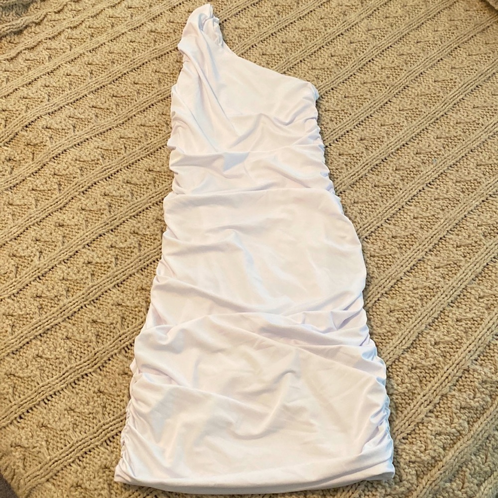Women’s Fitted White Dress